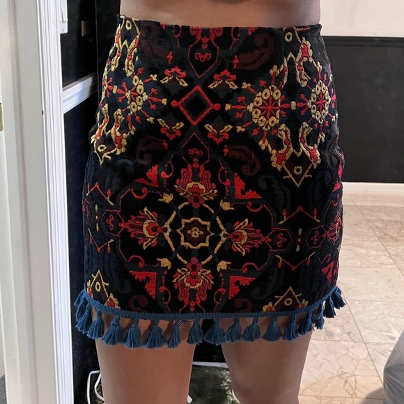 *FINAL PRICE* Zara tassel skirt - Picture 4 of 8